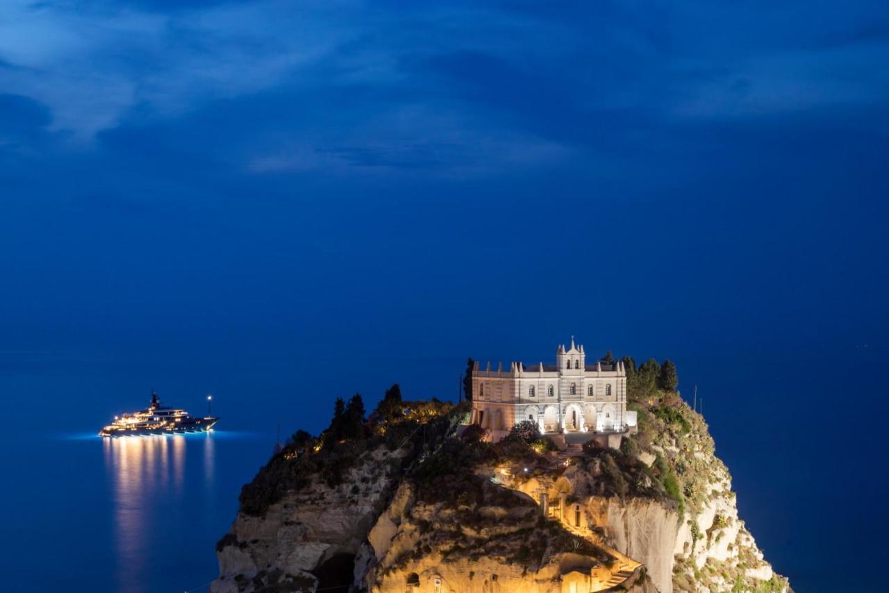 Solmaris Tropea Rooms & Suites Exterior photo