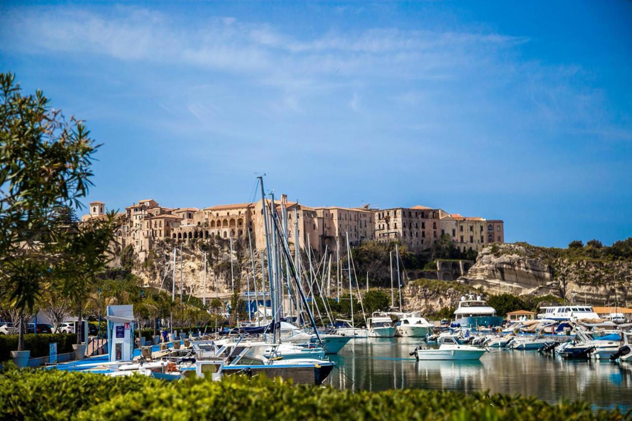 Solmaris Tropea Rooms & Suites Exterior photo
